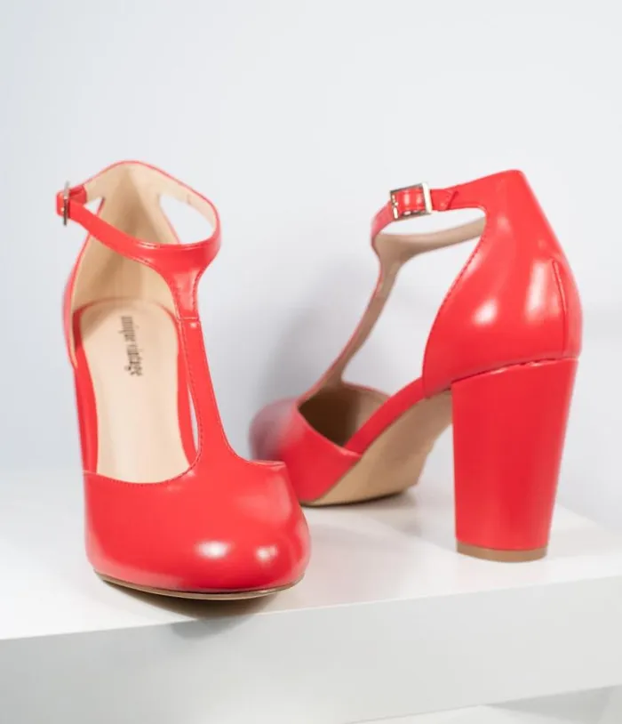 1920s Red Leatherette TStrap Astaire Pumps Shoes Unique Vintage Heels