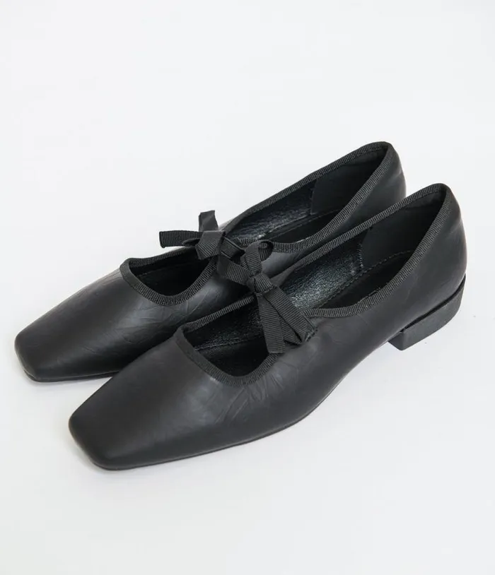 1960s Black Leatherette Bow Strap Flats Shoes Unique Vintage Flats