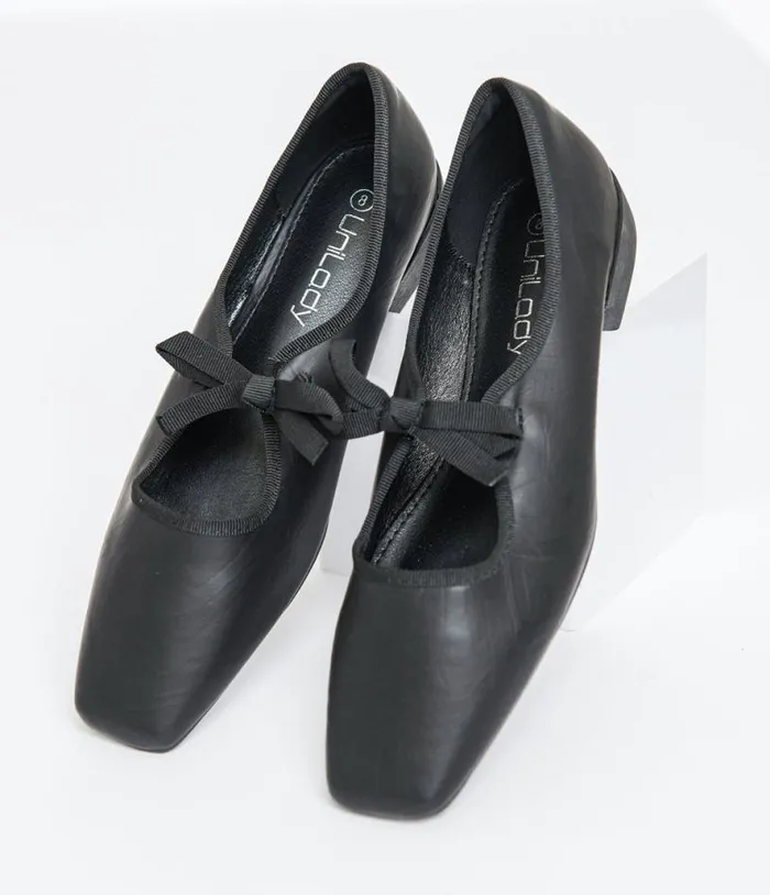 1960s Black Leatherette Bow Strap Flats Shoes Unique Vintage Flats
