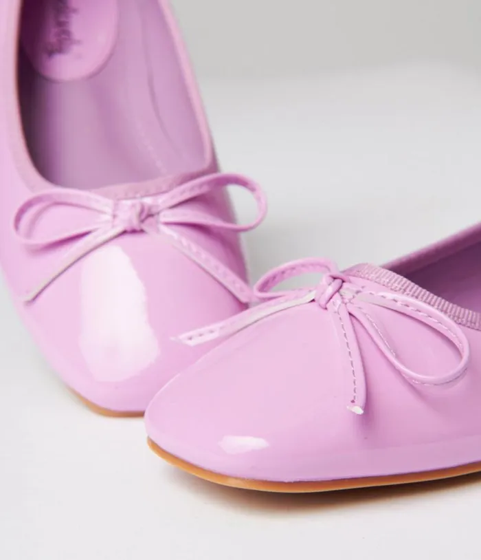 1960s Lilac Patent Leatherette Flats Shoes Unique Vintage Flats