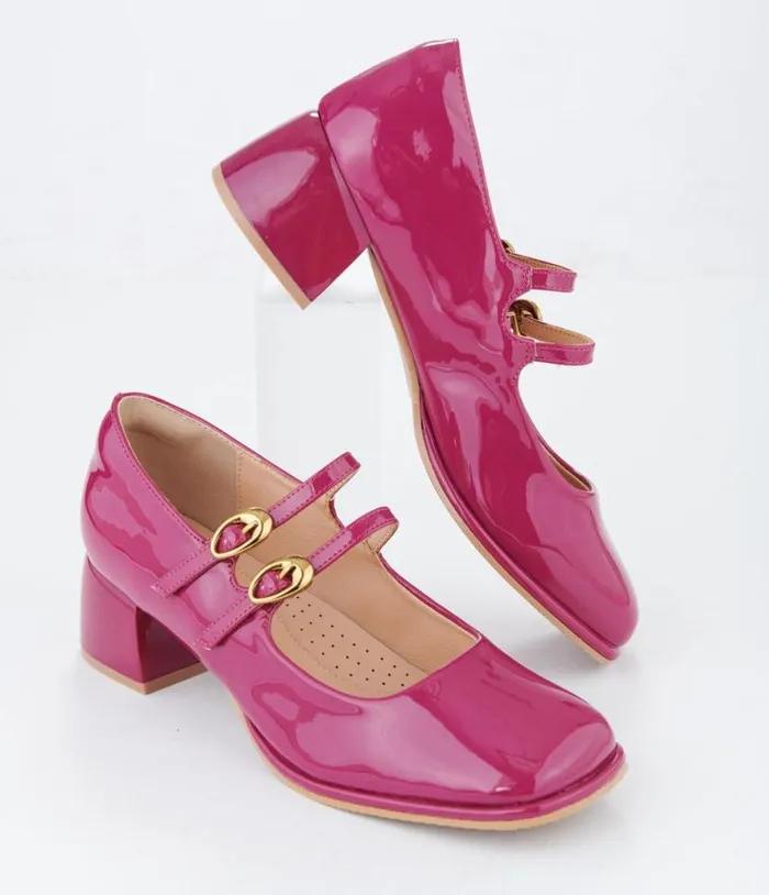 1960s Magenta Patent Leatherette Sweet Elizabeth Pumps Shoes Unique Vintage Heels 1960s Magenta Patent Leatherette Sweet Elizabeth Pumps Shoes Unique Vintage Heels