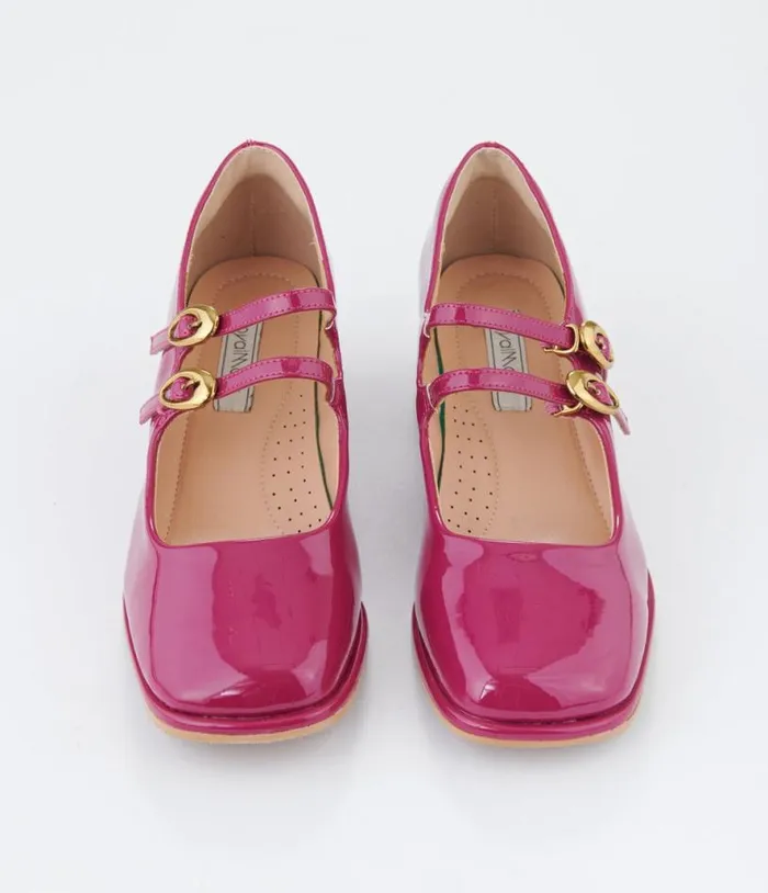 1960s Magenta Patent Leatherette Sweet Elizabeth Pumps Shoes Unique Vintage Heels