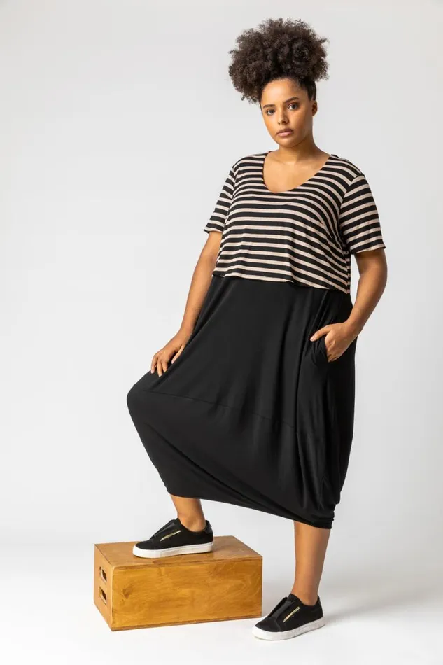 Beige Curve Stripe Contrast Print Jersey Dress Women Roman Dresses