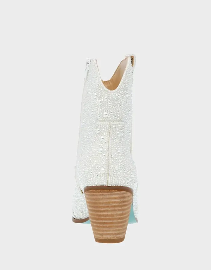 Betsey Johnson Women DIVA IVORY Ivory