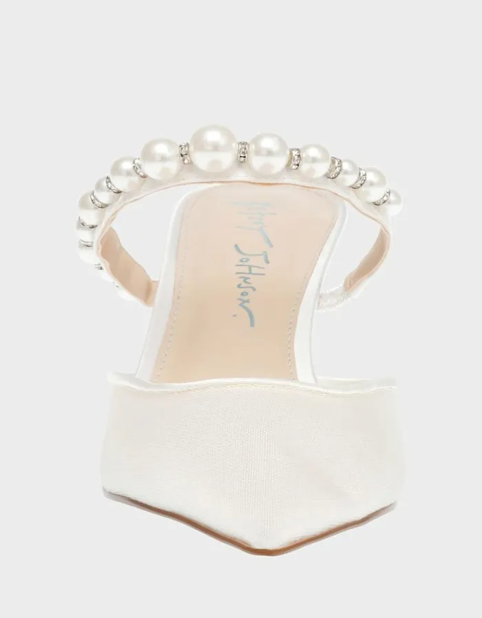 Betsey Johnson Women EVEY IVORY Ivory