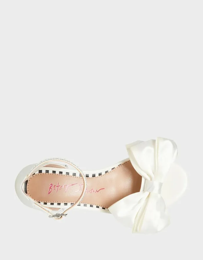 Betsey Johnson Women KIDS039 MADDY IVORY Ivory