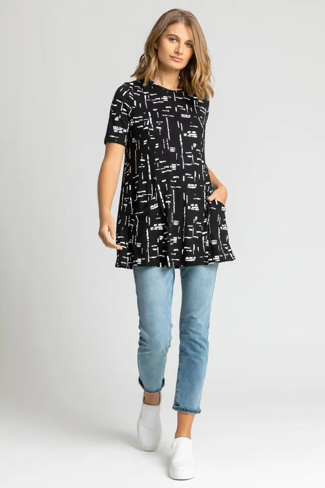 Black Abstract Pocket Stretch Swing Top Women Roman Tops