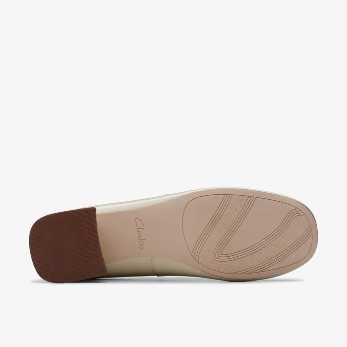 Daiss 30 Shine Ivory Patent Women Clarks Heels and Pumps