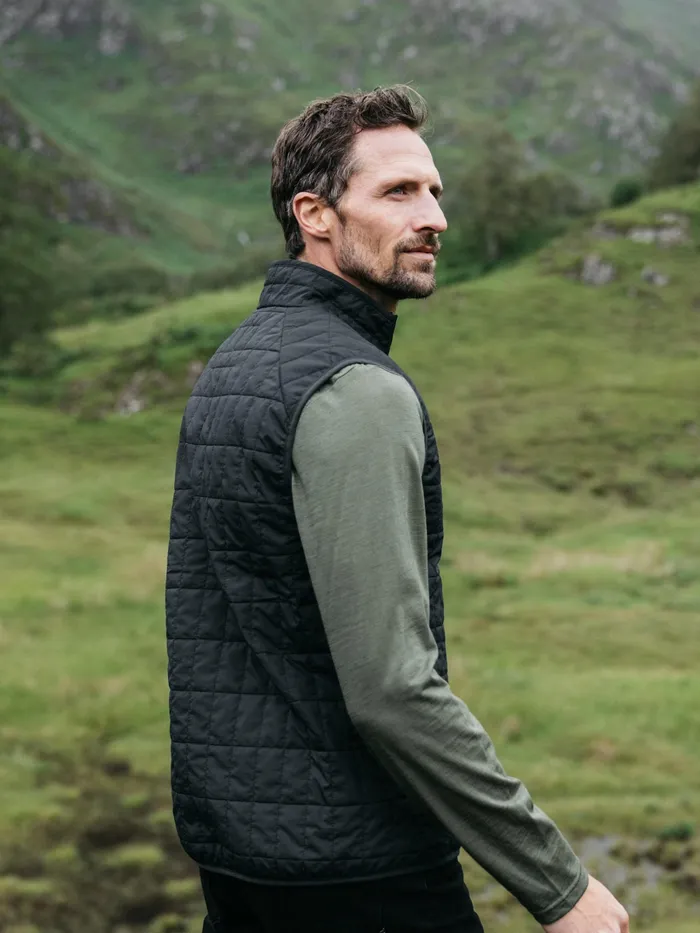 Finisterre Jackets and Coats Men Firecrest Insulated Vest Black