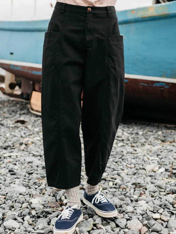 Finisterre Pants Women Croft Workwear Balloon Pant Black