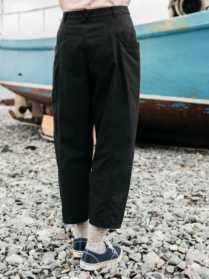 Finisterre Pants Women Croft Workwear Balloon Pant Black