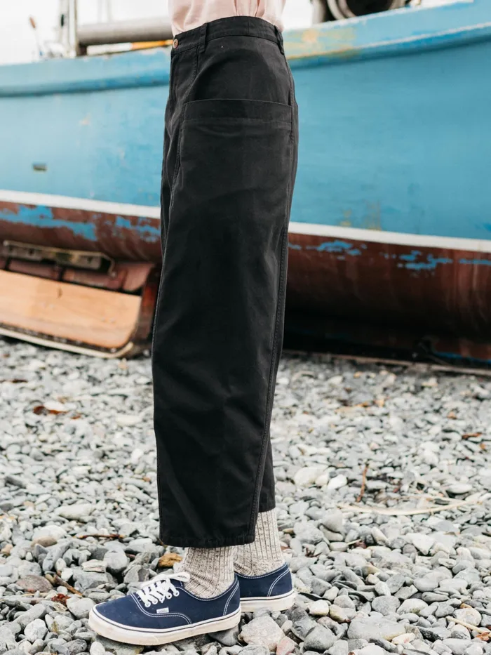 Finisterre Pants Women Croft Workwear Balloon Pant Black