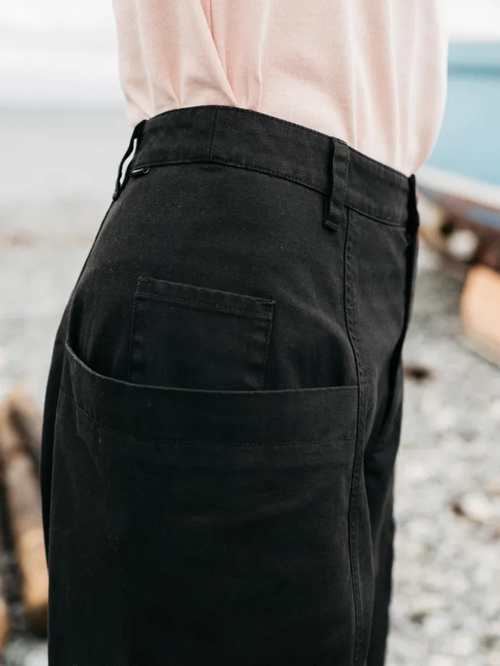 Finisterre Pants Women Croft Workwear Balloon Pant Black