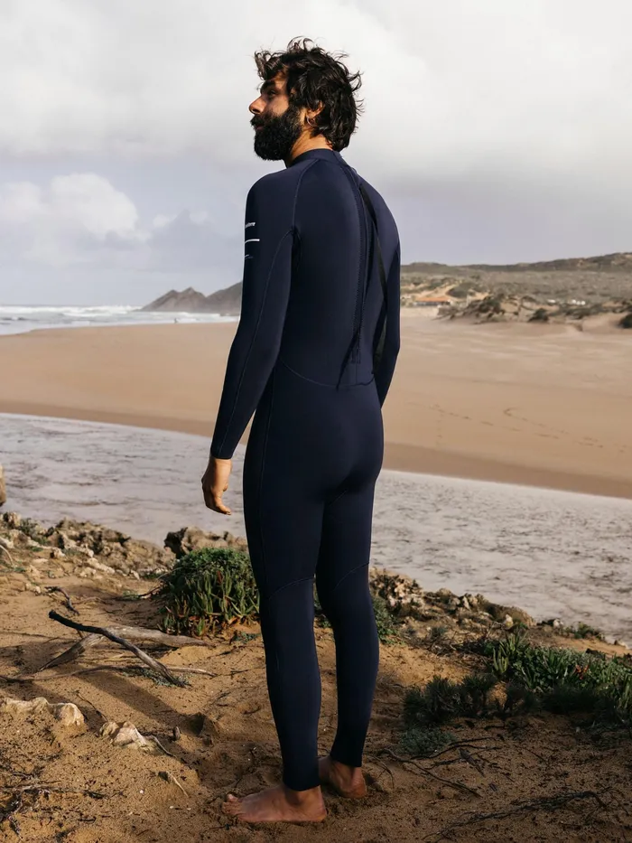 Finisterre Wetsuits Men Nieuwland 32mm Yulex Back Zip Wetsuit Ink Manuka