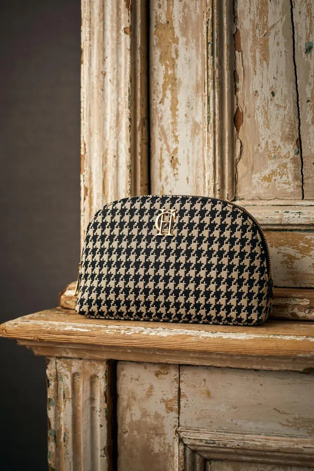 Holland Cooper Chelsea Makeup Bag Ecru Houndstooth Women Makeup Bags
