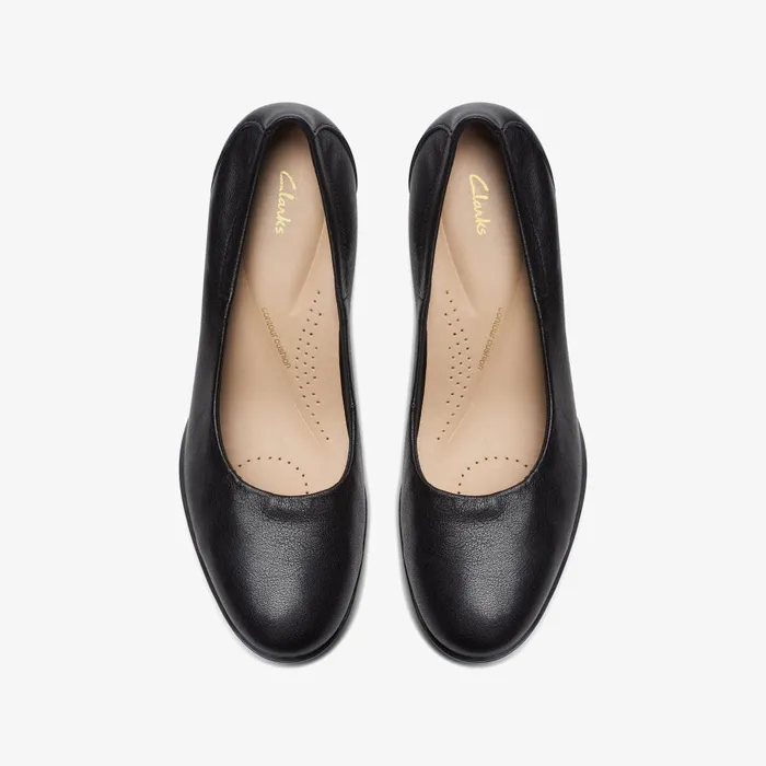 Loken Step Black Leather Women Clarks Heels and Pumps