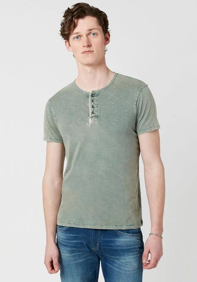 Men Henley Kipare Acid Wash TShirt Oil Green Buffalo David Bitton Tops and Tees