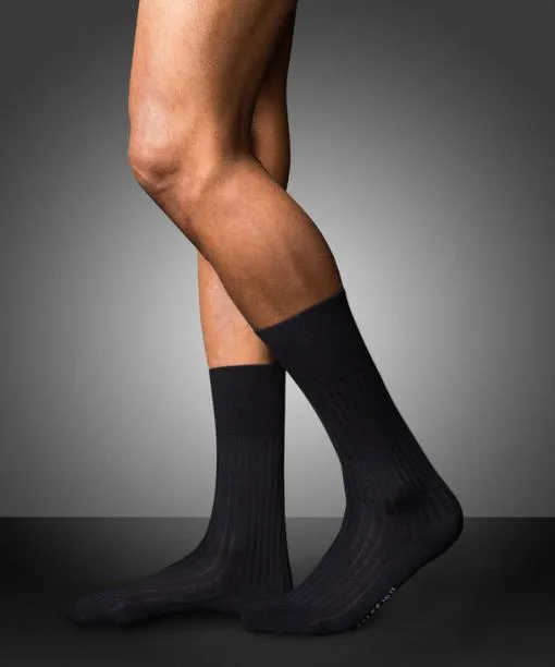 Men No 13 Finest Piuma Cotton Men Socks Dark Navy FALKE Socks