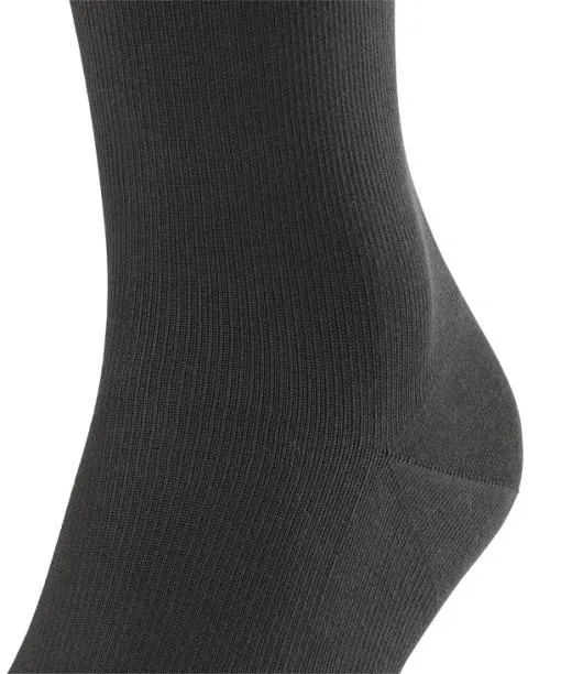 Men Ultra Energizing Men Kneehigh Socks Brown FALKE Functionals