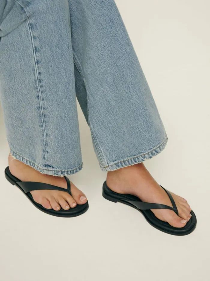Shoes The Reformation Jessie Thong Sandal Black Black