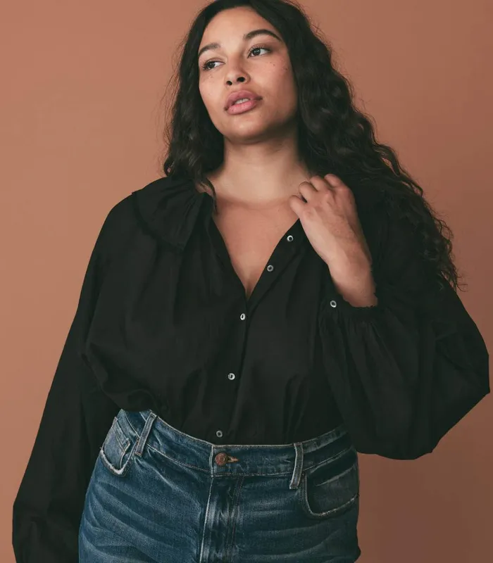 Shop JANA TOP Black DEN Tops