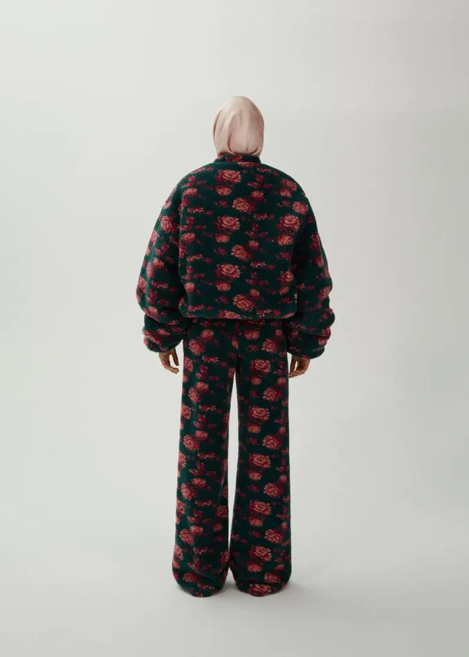 Shop Magda Butrym Pants Oversized Fleece Pants In Dark Green Floral Print Shop Magda Butrym Pants Oversized Fleece Pants In Dark Green Floral Print