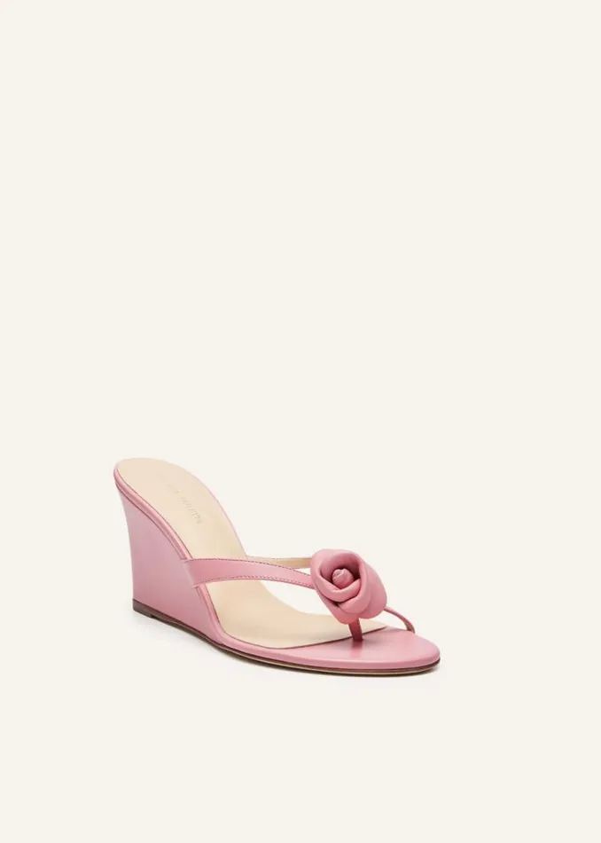 Shop Magda Butrym Shoes Wedge Flower Sandals In Pink Leather Shop Magda Butrym Shoes Wedge Flower Sandals In Pink Leather