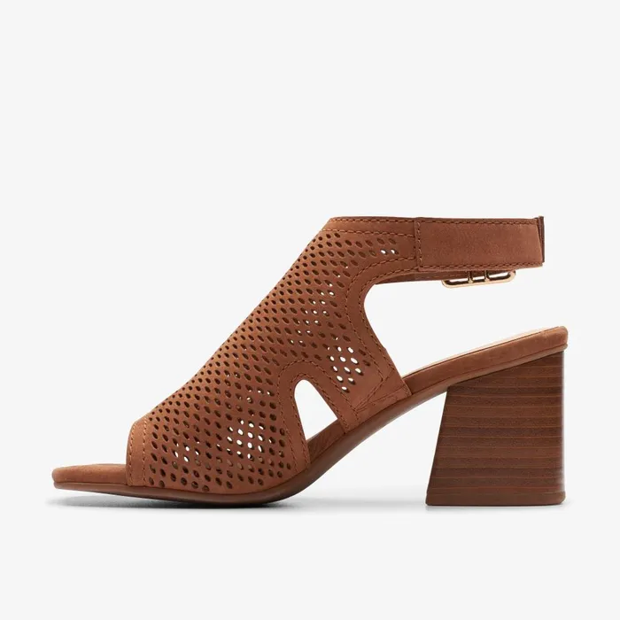 Siara 65 Flow Tan Nubuck Women Clarks Sandals and Flip Flops