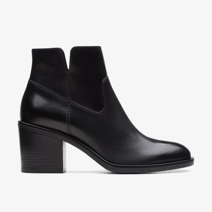 Valvestino Lo Black Leather Women Clarks Boots and Booties