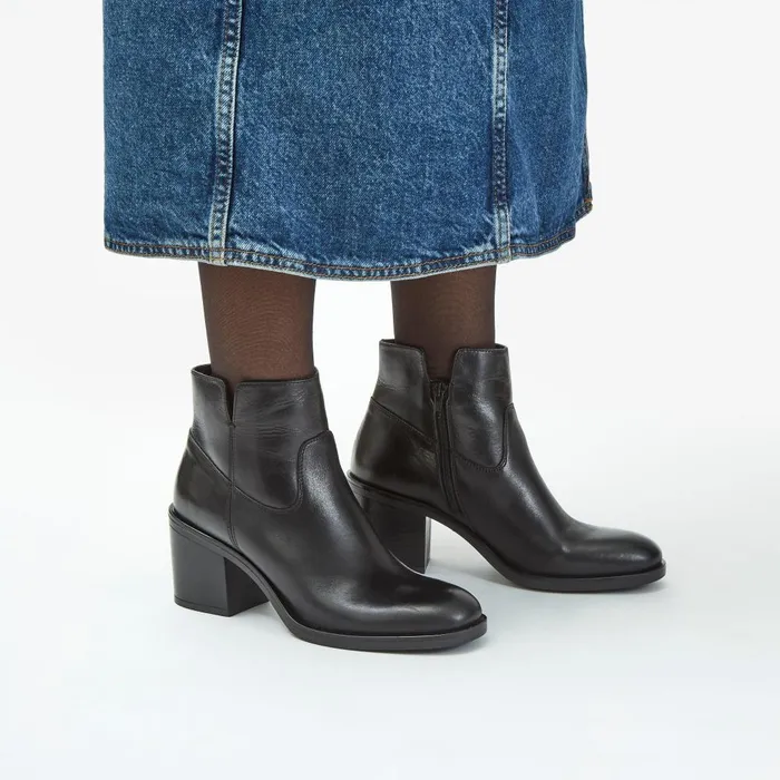 Valvestino Lo Black Leather Women Clarks Boots and Booties