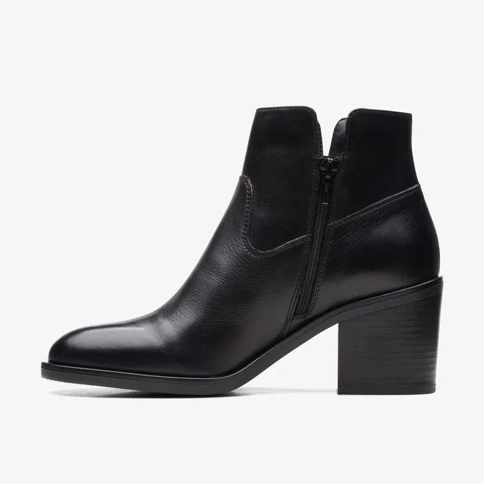 Valvestino Lo Black Leather Women Clarks Boots and Booties