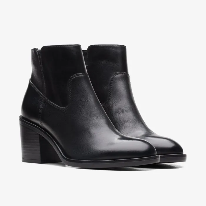 Valvestino Lo Black Leather Women Clarks Boots and Booties