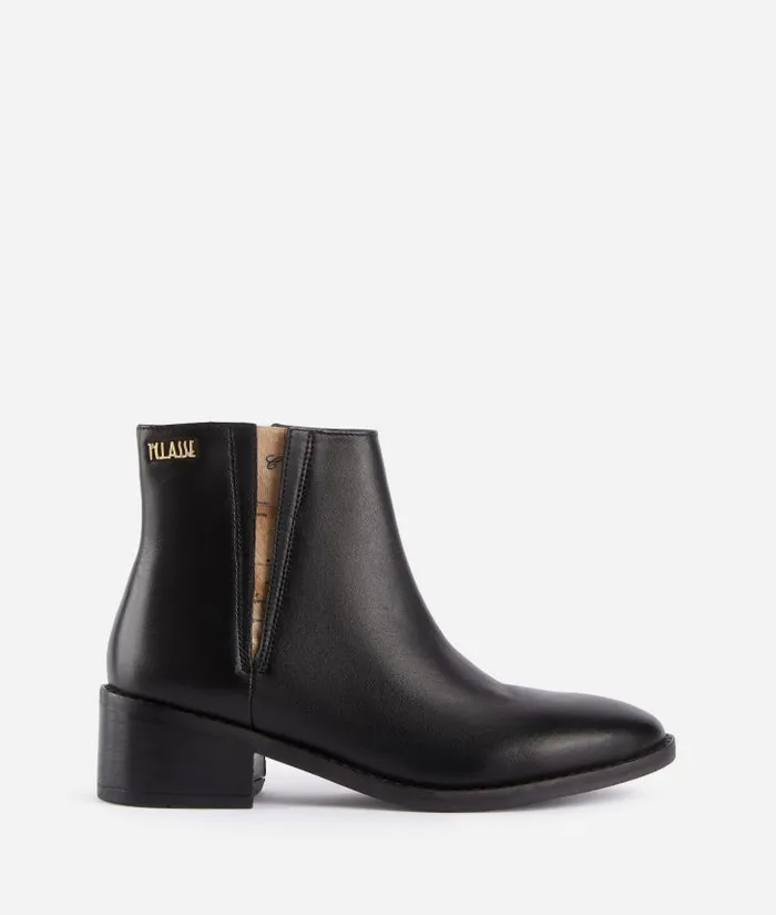 Woman Boots and Booties Alviero Martini Smooth Leather Ankle Boots With 1 Classe Logo Black Woman Boots and Booties Alviero Martini Smooth Leather Ankle Boots With 1 Classe Logo Black