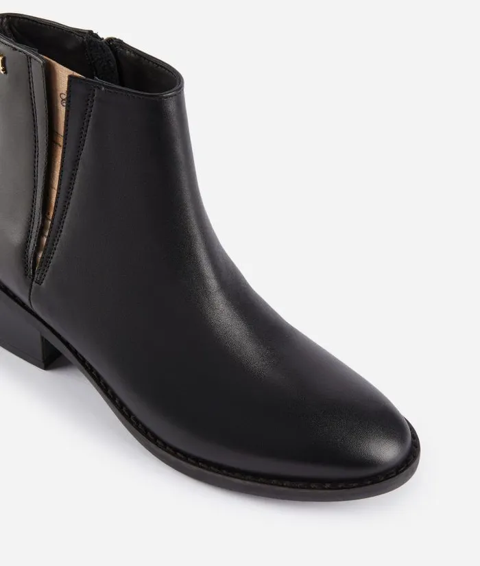 Woman Boots and Booties Alviero Martini Smooth Leather Ankle Boots With 1 Classe Logo Black