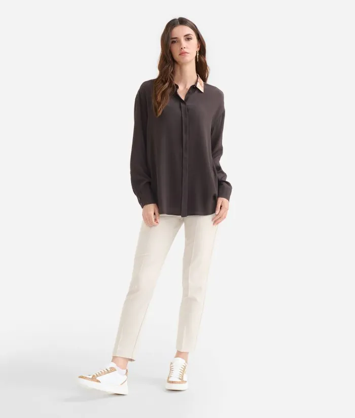 Woman Knitwears Shirts and Tops Alviero Martini Crpe De Chine Shirt With Geo Classic Collar Chocolate Woman Knitwears Shirts and Tops Alviero Martini Crpe De Chine Shirt With Geo Classic Collar Chocolate