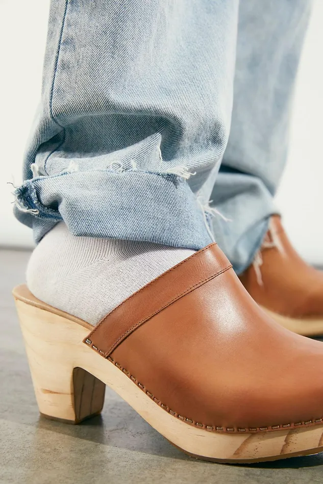 Women Clogs Free People Highland Park Clogs Tan Leather