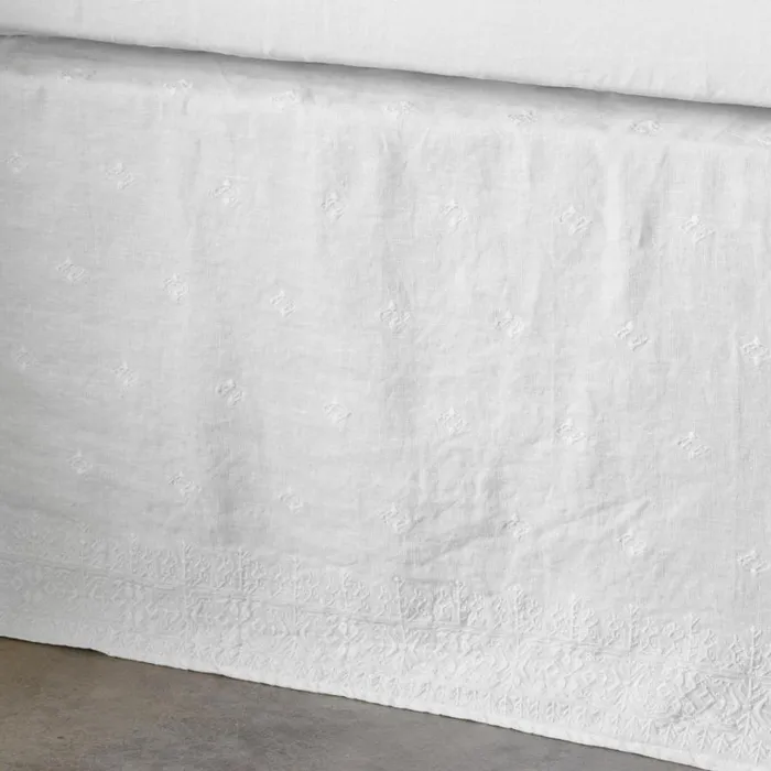 Women Gossamer Linen Embroidery Bedskirt Honeycomb Sundance Catalog Bedding and Bath Women Gossamer Linen Embroidery Bedskirt Honeycomb Sundance Catalog Bedding and Bath
