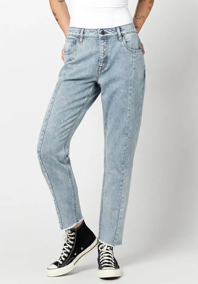 Women Relaxed Cut Off Madison Boyfriend Jeans Indigo Buffalo David Bitton Boyfriend Madison Women Relaxed Cut Off Madison Boyfriend Jeans Indigo Buffalo David Bitton Boyfriend Madison
