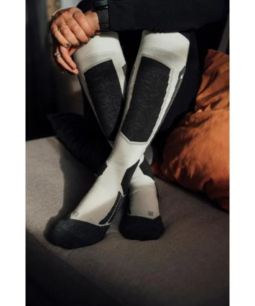 Women SK2 Intermediate Women Skiing Kneehigh Socks Off FALKE Ski Socks
