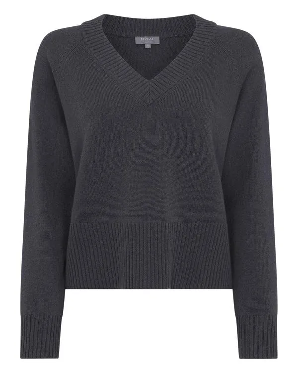 Women Women039s Crop Raglan Cashmere SweaterIn Flint Grey Flint Grey NPeal V Necks
