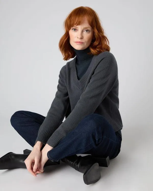Women Women039s Crop Raglan Cashmere SweaterIn Flint Grey Flint Grey NPeal V Necks