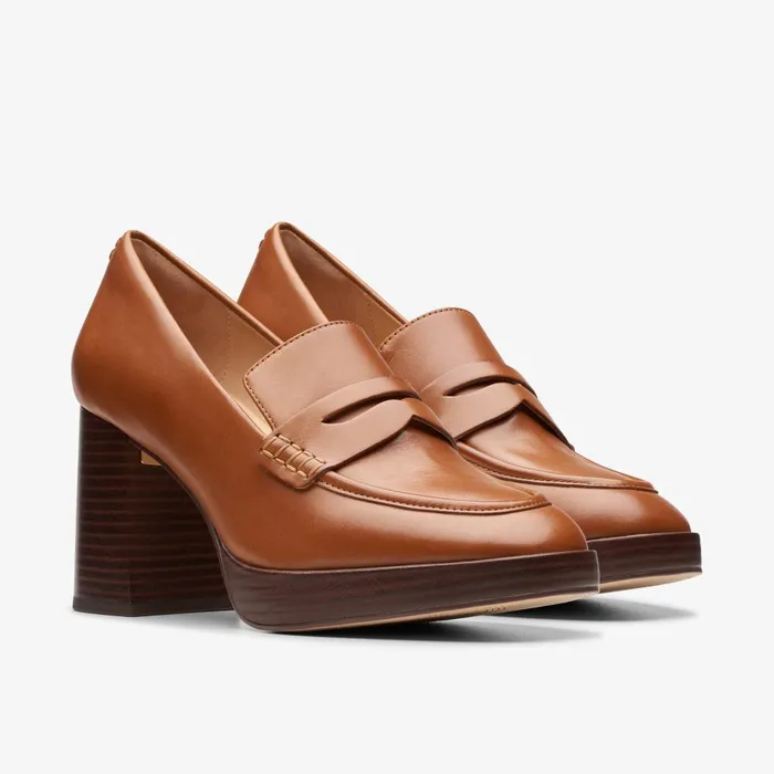 Zoya 85 Walk Tan Leather Women Clarks Heels and Pumps
